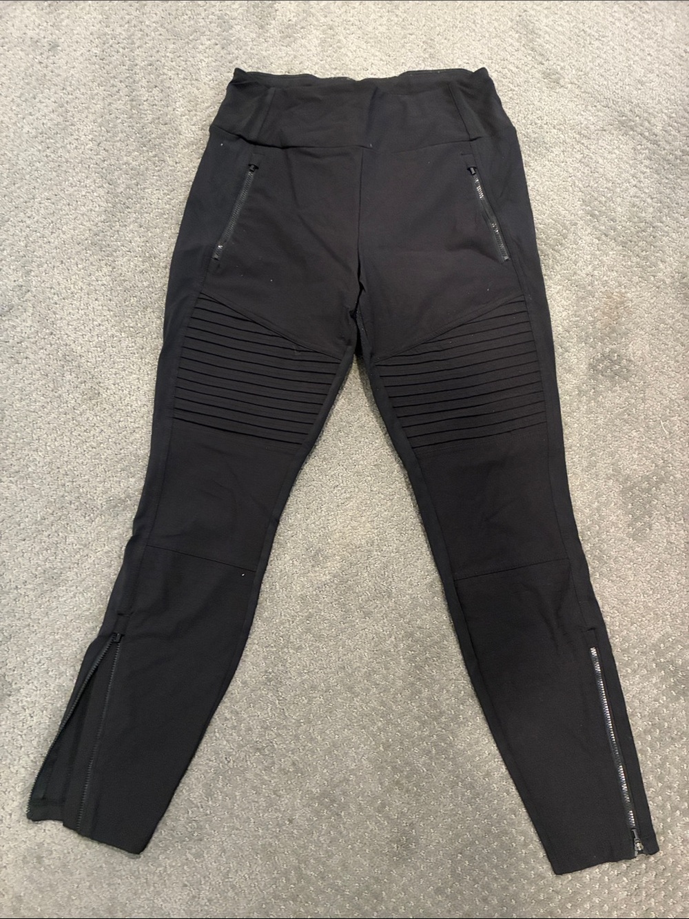 ATHLETA—Women’s Black Headlands Hybrid Moto Tight